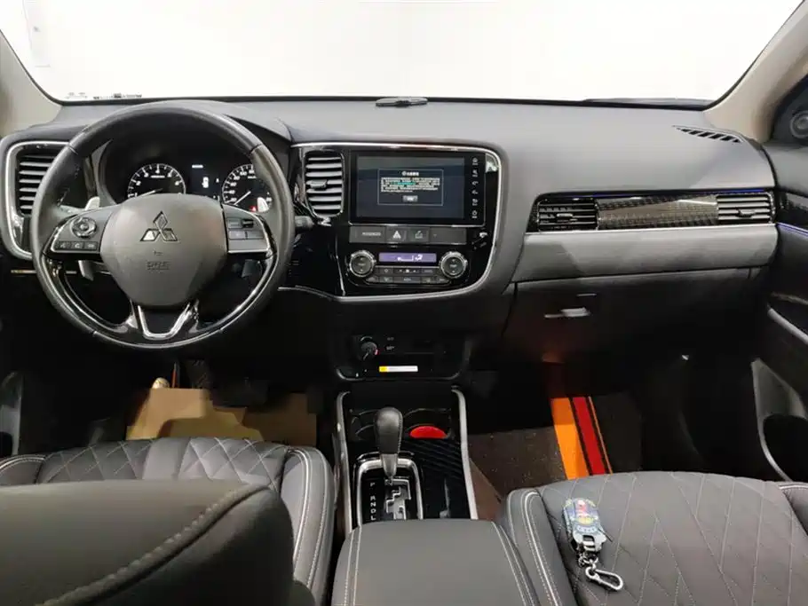 Outlander 2021 2.4L four-wheel drive exclusive version, 5 seats купить на сайте DeffCars