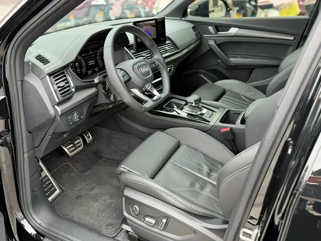 Audi Q5L 2024 40 TFSI luxury and dynamic model купить на сайте DeffCars