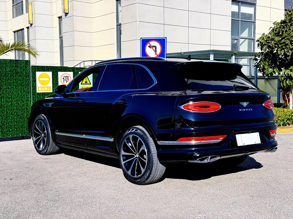 Bentayga 2021 4.0T V8 купить на сайте DeffCars