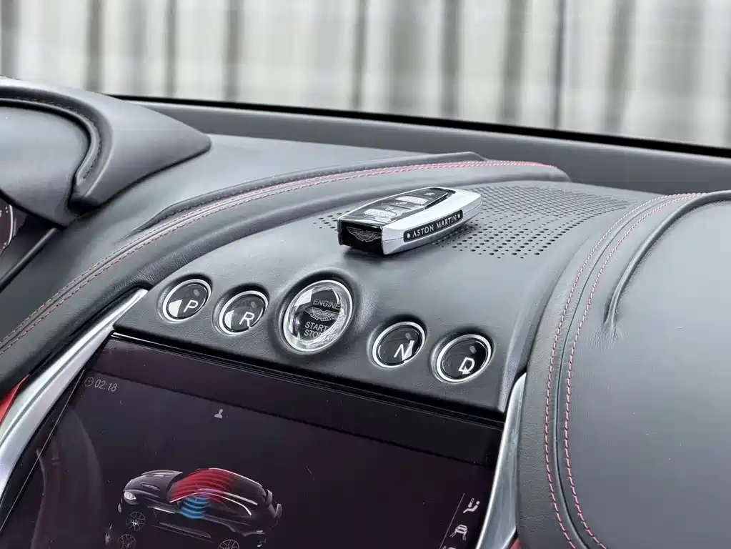 Aston Martin DBX 2022 4.0T V8 купить на сайте DeffCars