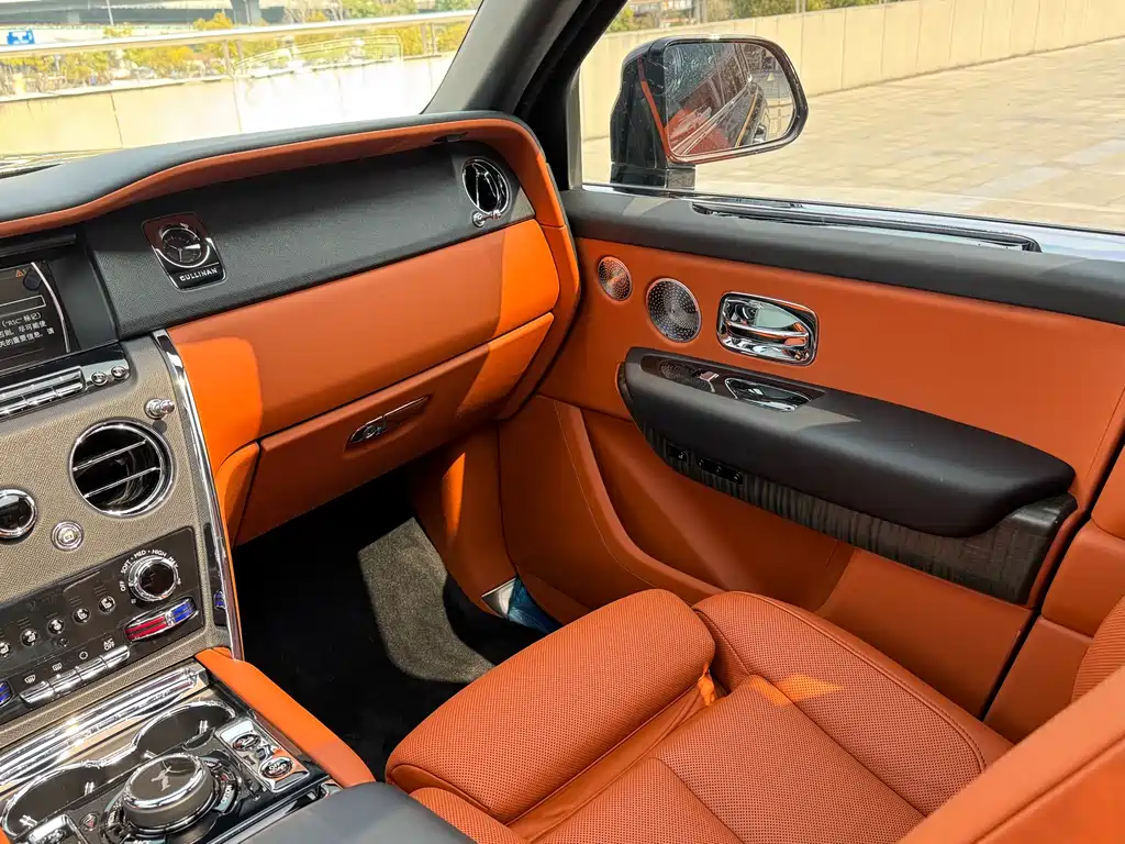 Cullinan 2018 four-seat version купить на сайте DeffCars