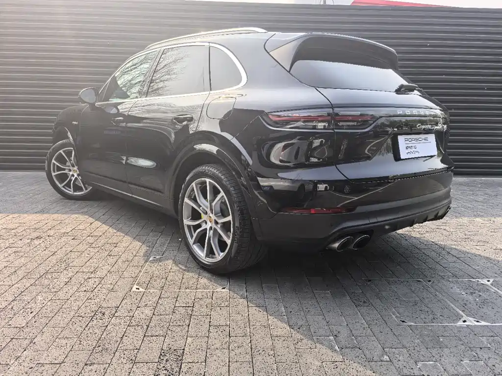 Cayenne New Energy 2021 Cayenne E-Hybrid 2.0T купить на сайте DeffCars