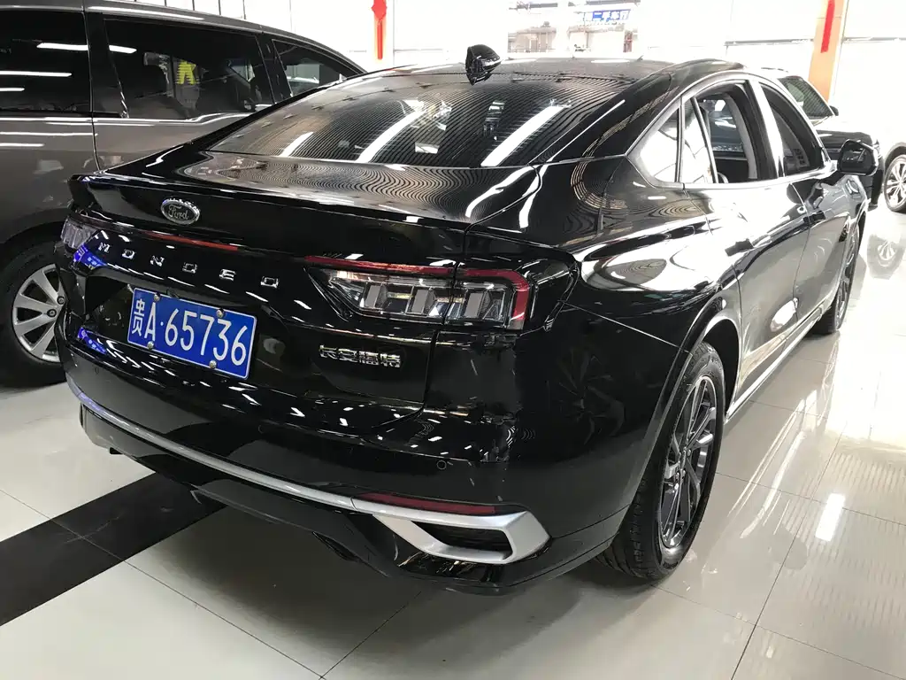 Mondeo 2025 2.0T EcoBoost Luxury купить на сайте DeffCars