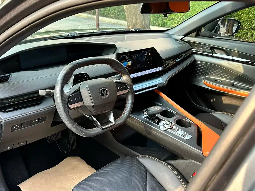 Changan UNI-V 2022 1.5T smart pilot model купить на сайте DeffCars