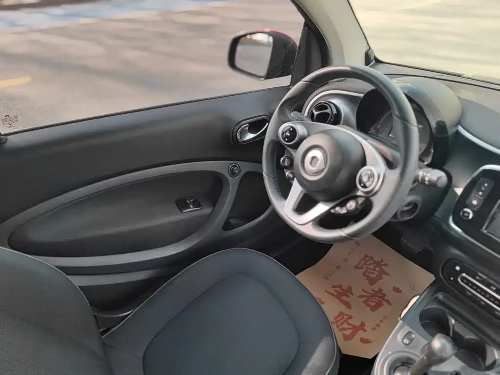 smart fortwo 2019 0.9T 66kW hard top engine version National VI купить на сайте DeffCars
