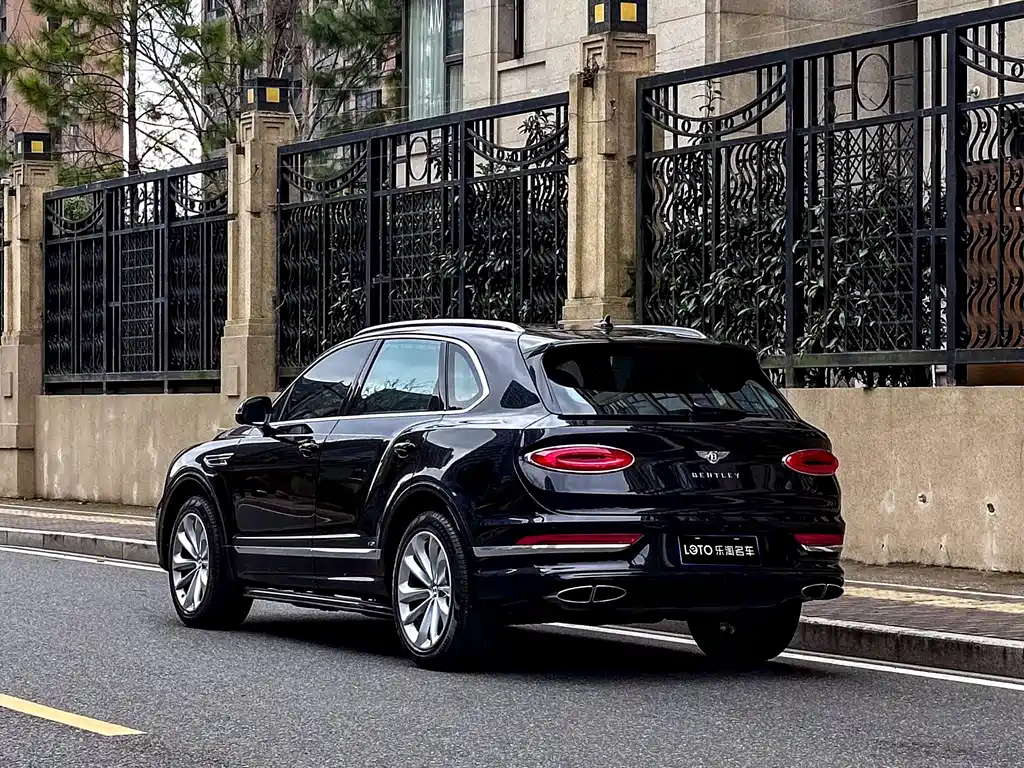Bentayga 2021 4.0T V8 купить на сайте DeffCars