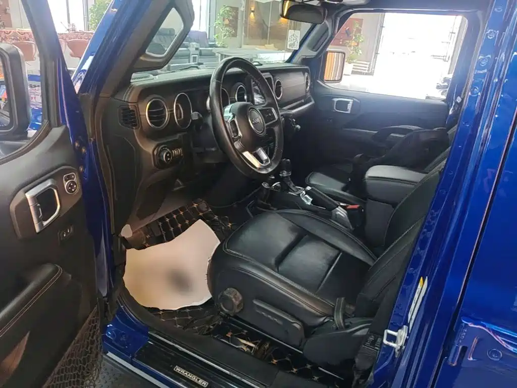 Wrangler 2018 2.0T Sahara four-door version купить на сайте DeffCars