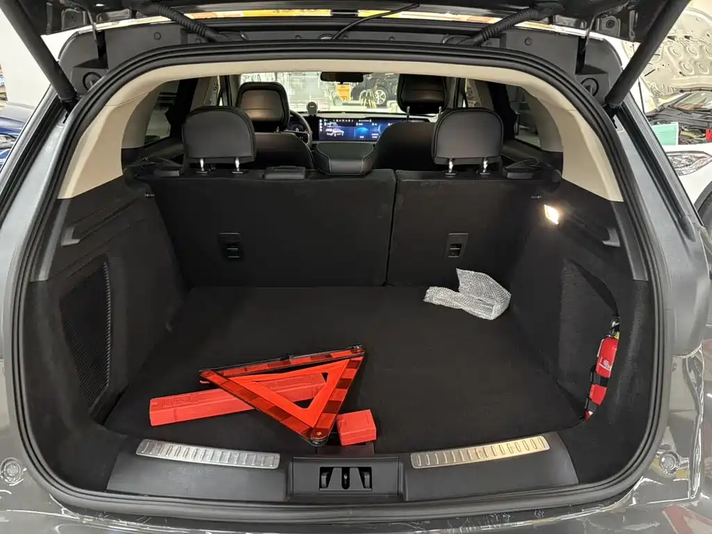 Adventurer 2024 2.0T two-wheel drive exclusive edition купить на сайте DeffCars