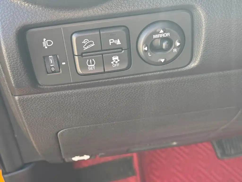 Yipao 2021 1.4L CVT fun sunroof model купить на сайте DeffCars