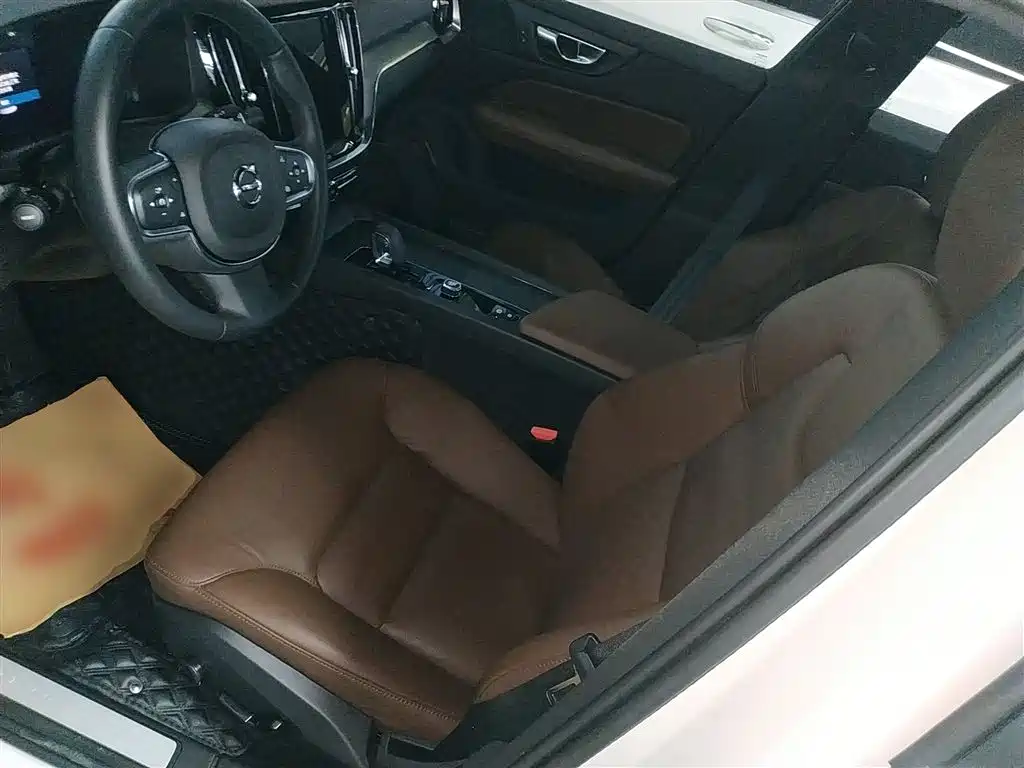 Volvo S60 2023 B4 Zhiyi Luxury Edition купить на сайте DeffCars