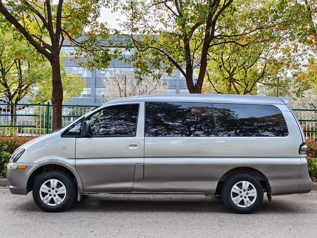 Lingzhi 2016 M3L 1.6L 7-seat comfort model купить на сайте DeffCars