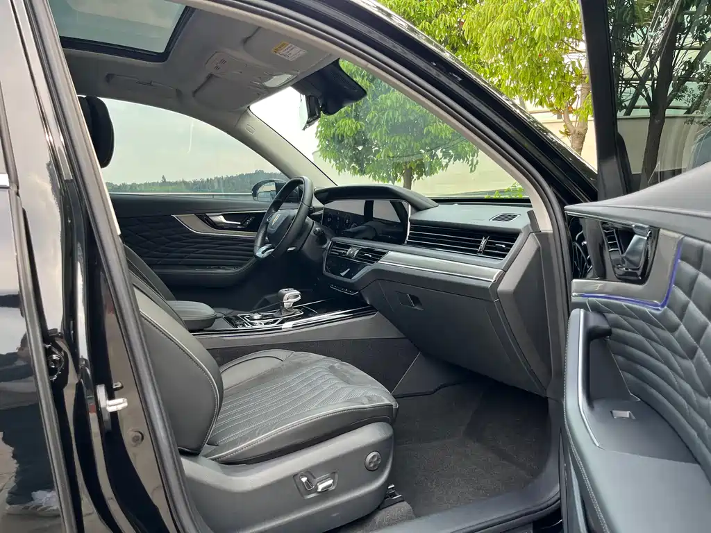 Hongqi HS5 2022 facelift 2.0T Zhilian Qixiang four-wheel drive version купить на сайте DeffCars