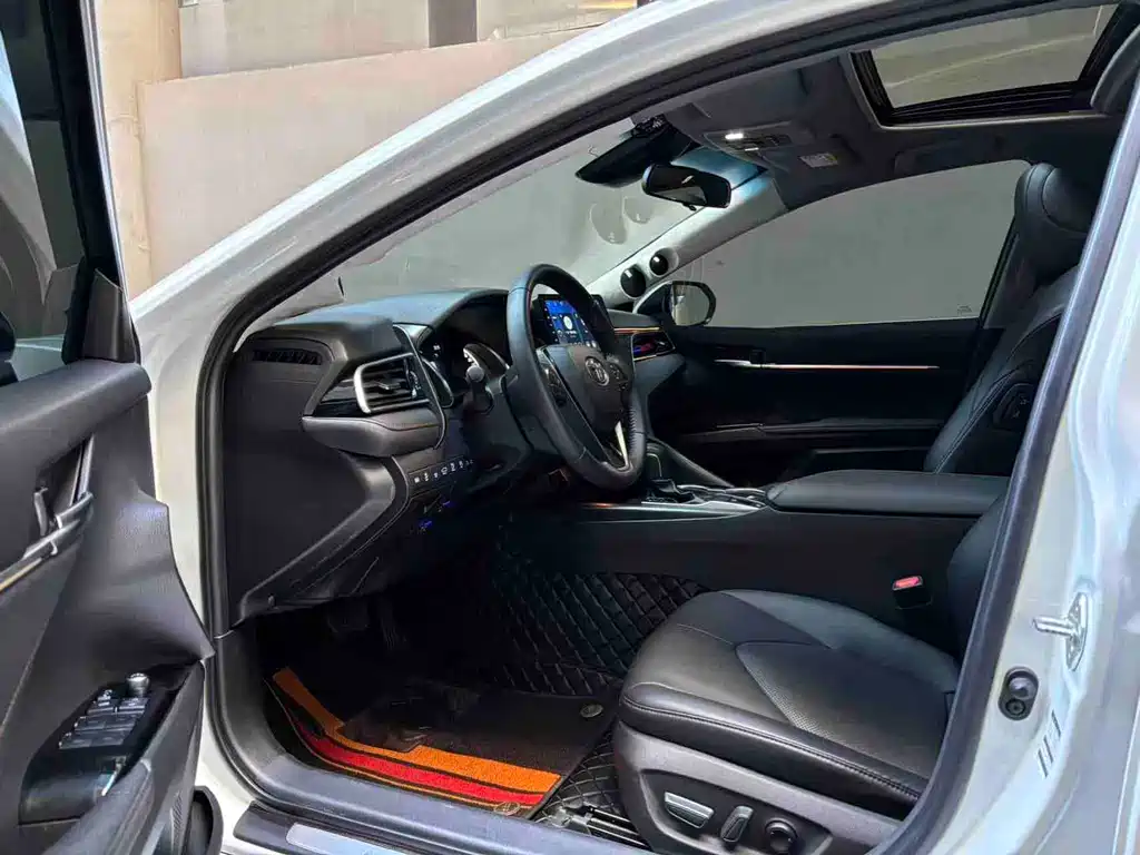 Camry 2022 2.0GVP Leading Edition купить на сайте DeffCars