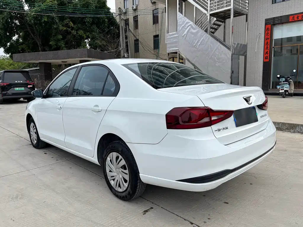 Jetta VA3 2021 1.5L manual aggressive version купить на сайте DeffCars