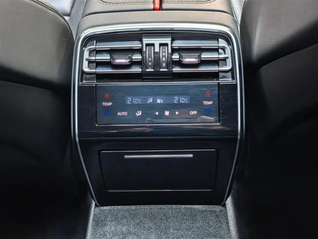 Hongqi H9 2020 2.0T Zhilian Flagship Edition купить на сайте DeffCars