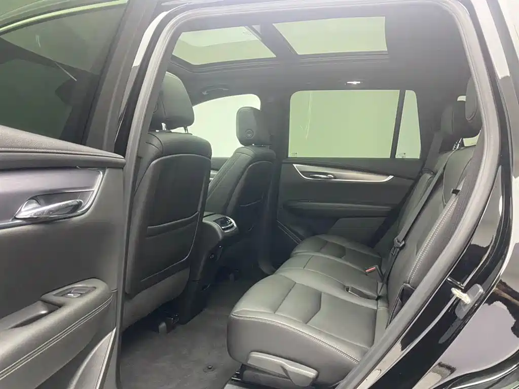 Cadillac XT6 2021 2.0T seven-seat two-wheel drive stylish model купить на сайте DeffCars