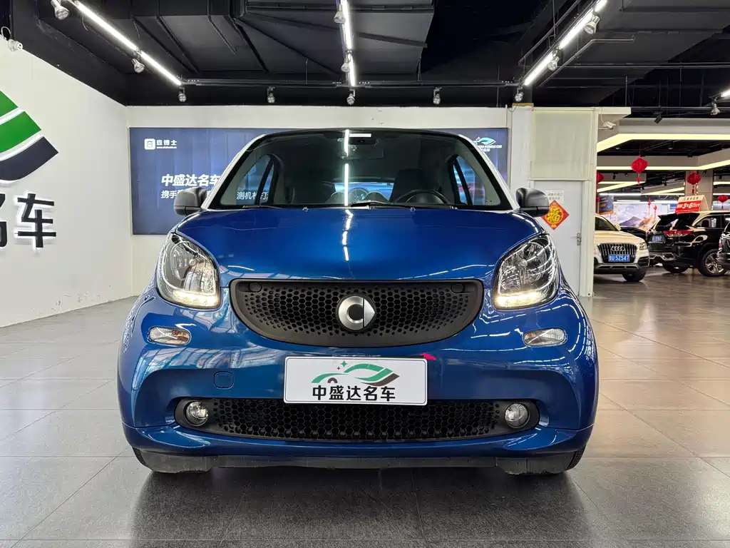 smart fortwo 2018 1.0L 52kW hardtop smart version National V купить на сайте DeffCars