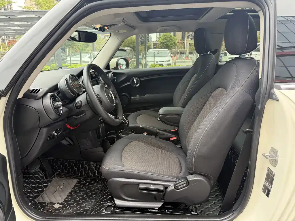 MINI 2019 1.5T ONE PLUS купить на сайте DeffCars