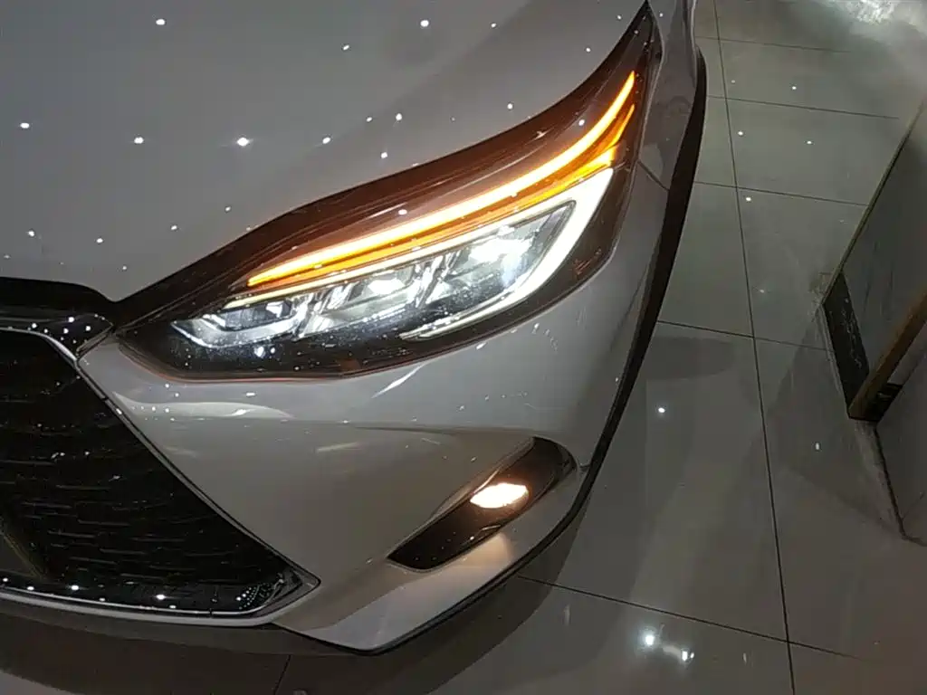 YARiS L Zhixuan 2022 Zhixuan X 1.5L CVT luxury PLUS version купить на сайте DeffCars