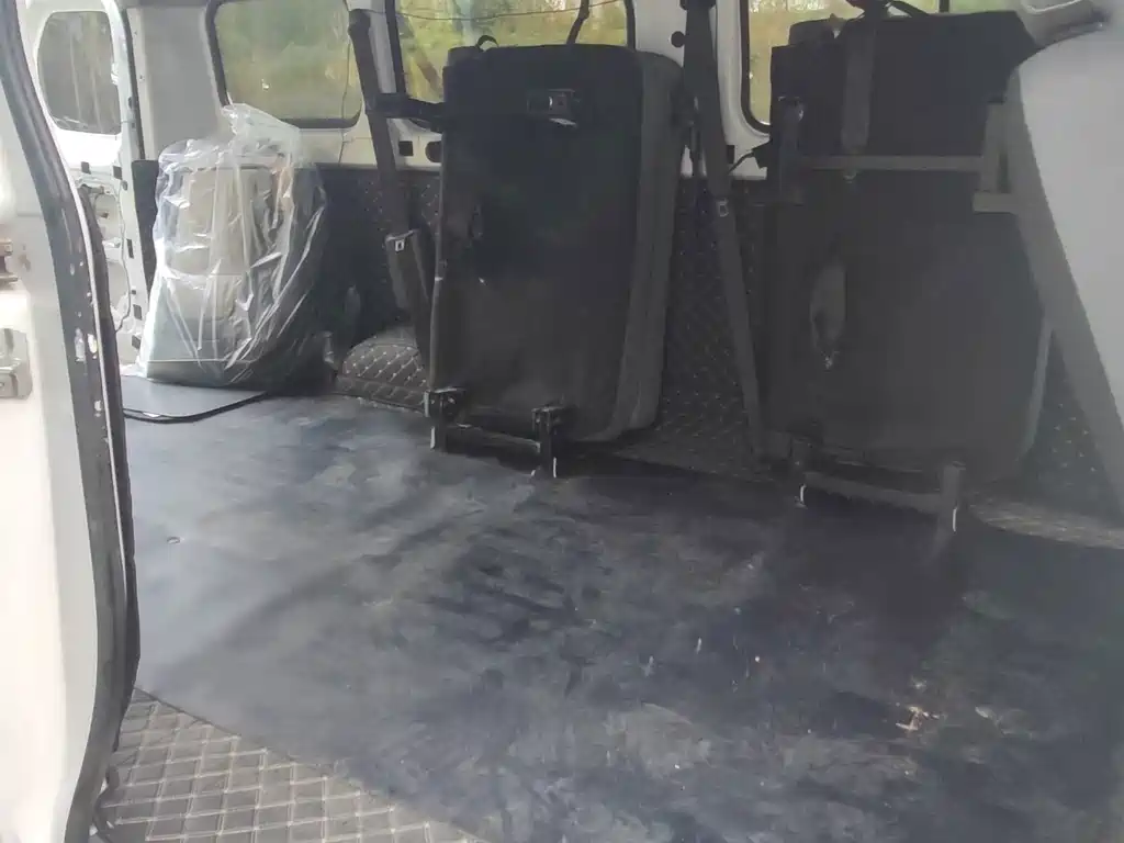 Yangguang 2024 300km Comfort Bus Version 60kW купить на сайте DeffCars