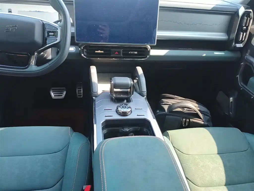 Jietu Traveler 2023 2.0T four-wheel drive crossover PRO купить на сайте DeffCars