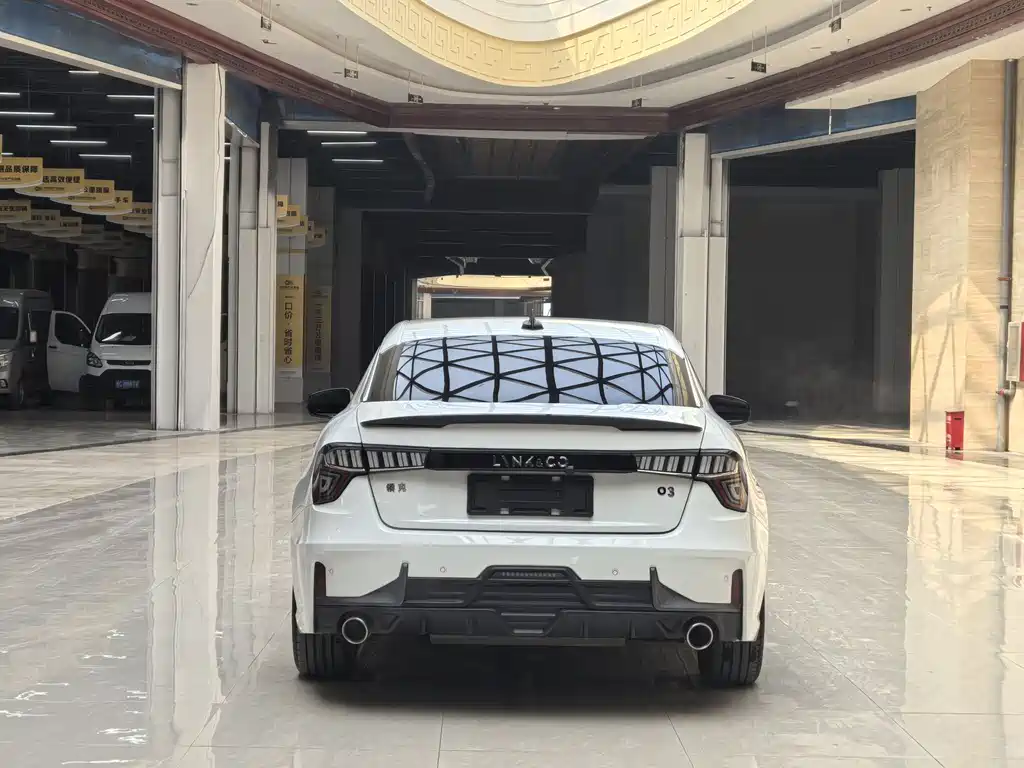 Lynk & Co 03 2022 2.0TD DCT Pro купить на сайте DeffCars