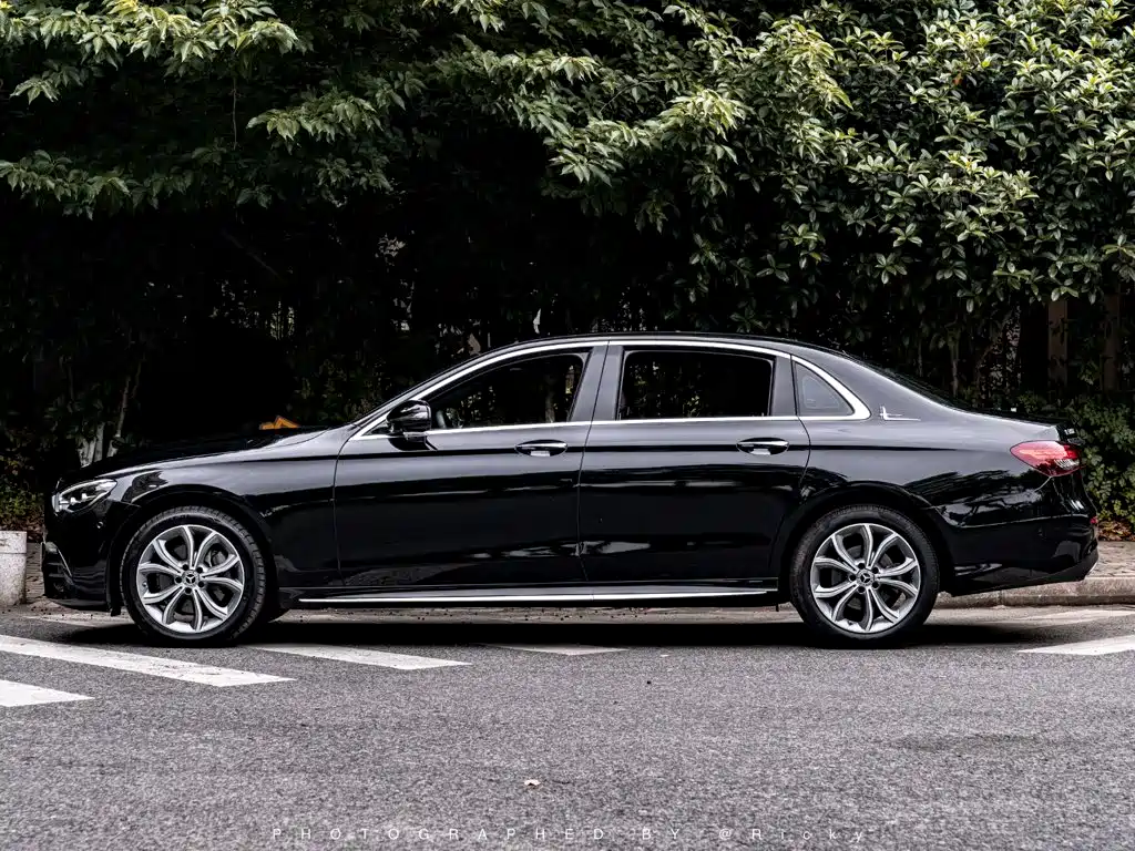 Mercedes-Benz E-Class 2022 facelift E 300 L sporty and stylish купить на сайте DeffCars