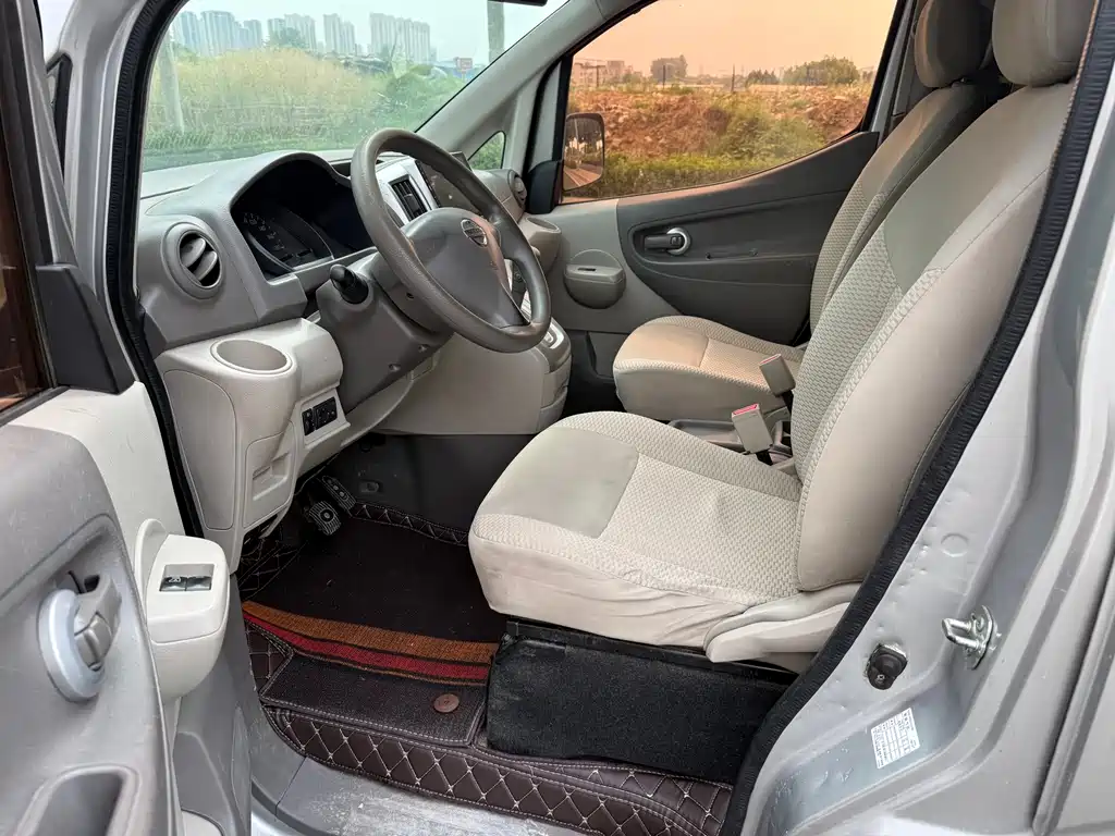 Nissan NV200 2016 1.6L CVT luxury model купить на сайте DeffCars