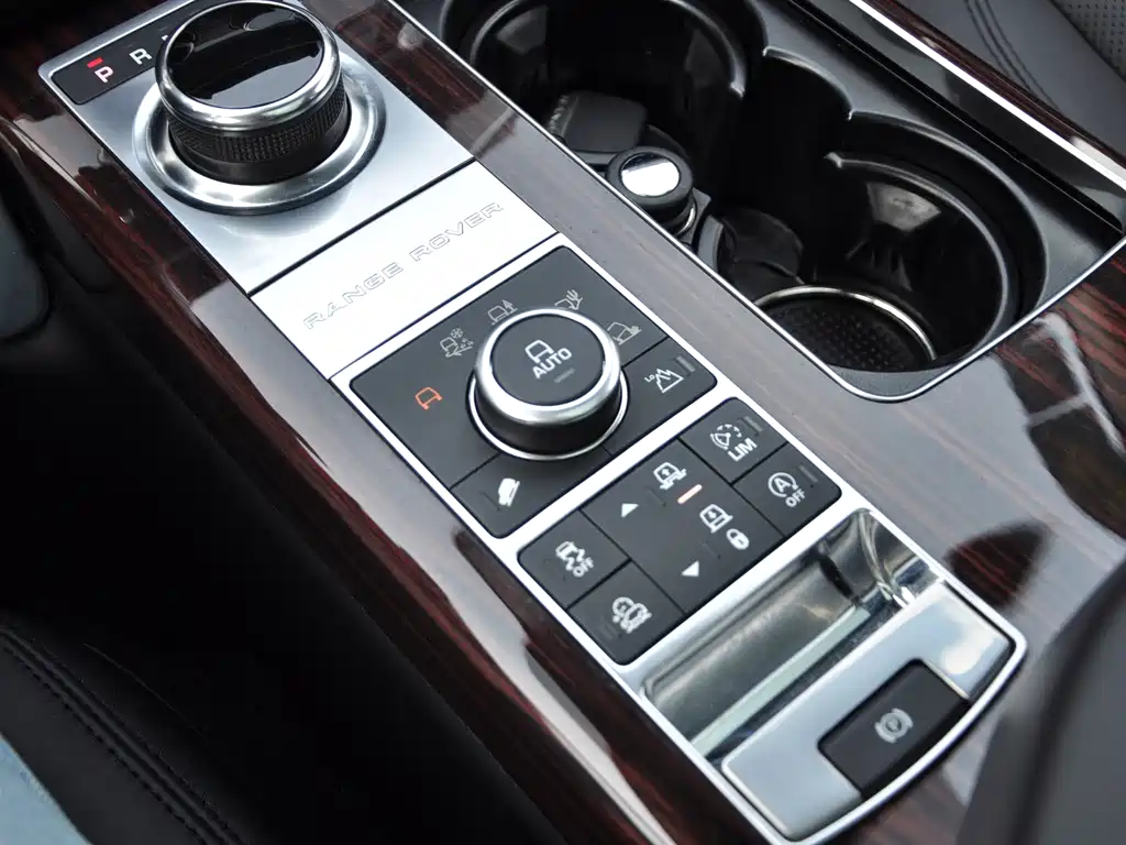 Range Rover 2017 3.0 SC V6 Vogue SE Genesis Extended Edition купить на сайте DeffCars