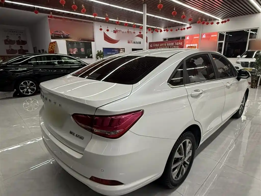 Saab D50 2018 1.5L manual luxury smart driving version купить на сайте DeffCars