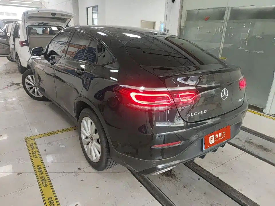 Mercedes-Benz GLC Coupe 2021 GLC 260 4MATIC Coupe SUV купить на сайте DeffCars