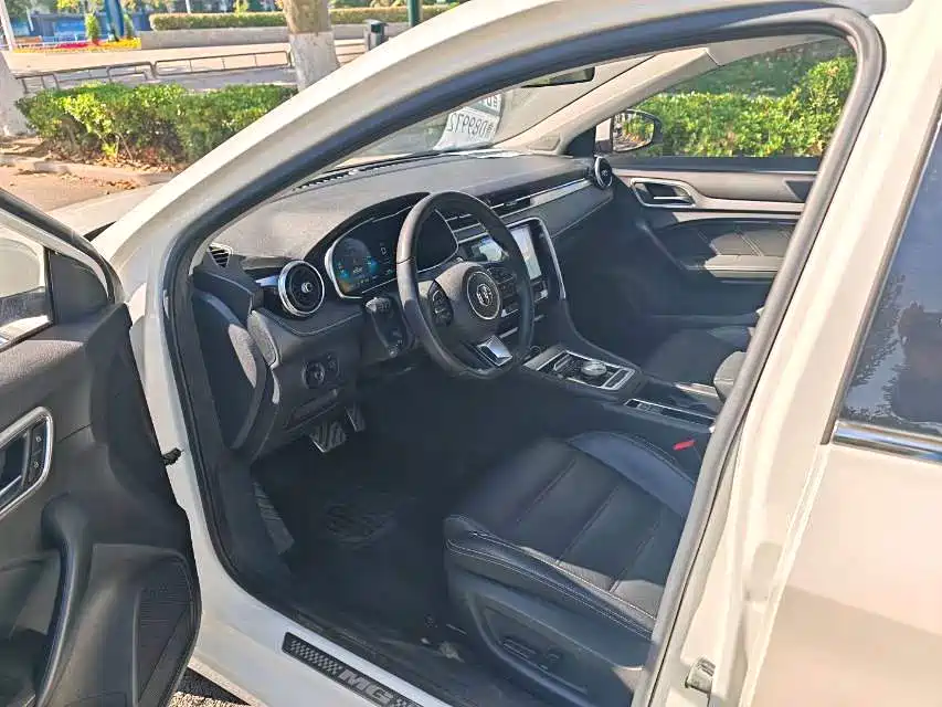 MG6 2019 20T automatic super connected version купить на сайте DeffCars