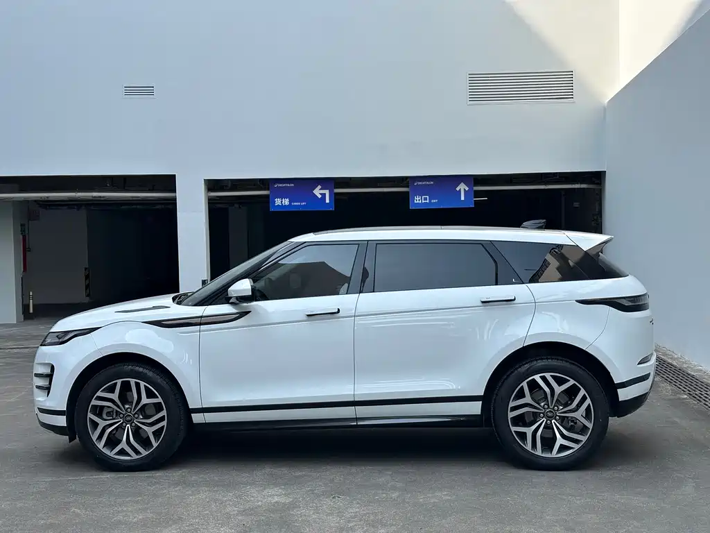 Range Rover Evoque 2022 facelift Evoque L 249PS R-Dynamic Deluxe Edition купить на сайте DeffCars