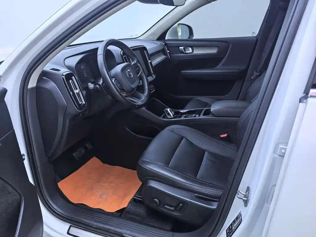 Volvo XC40 2020 T4 four-wheel drive Zhiyuan Deluxe Edition купить на сайте DeffCars