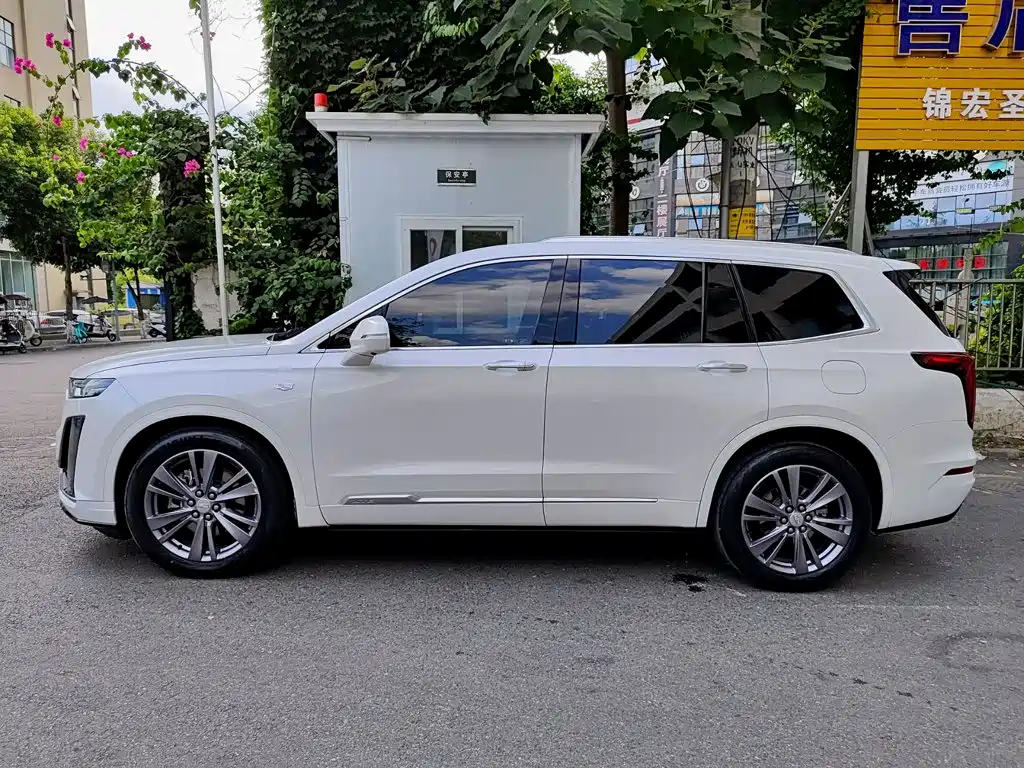 Cadillac XT6 2020 28T seven-seater stylish model купить на сайте DeffCars