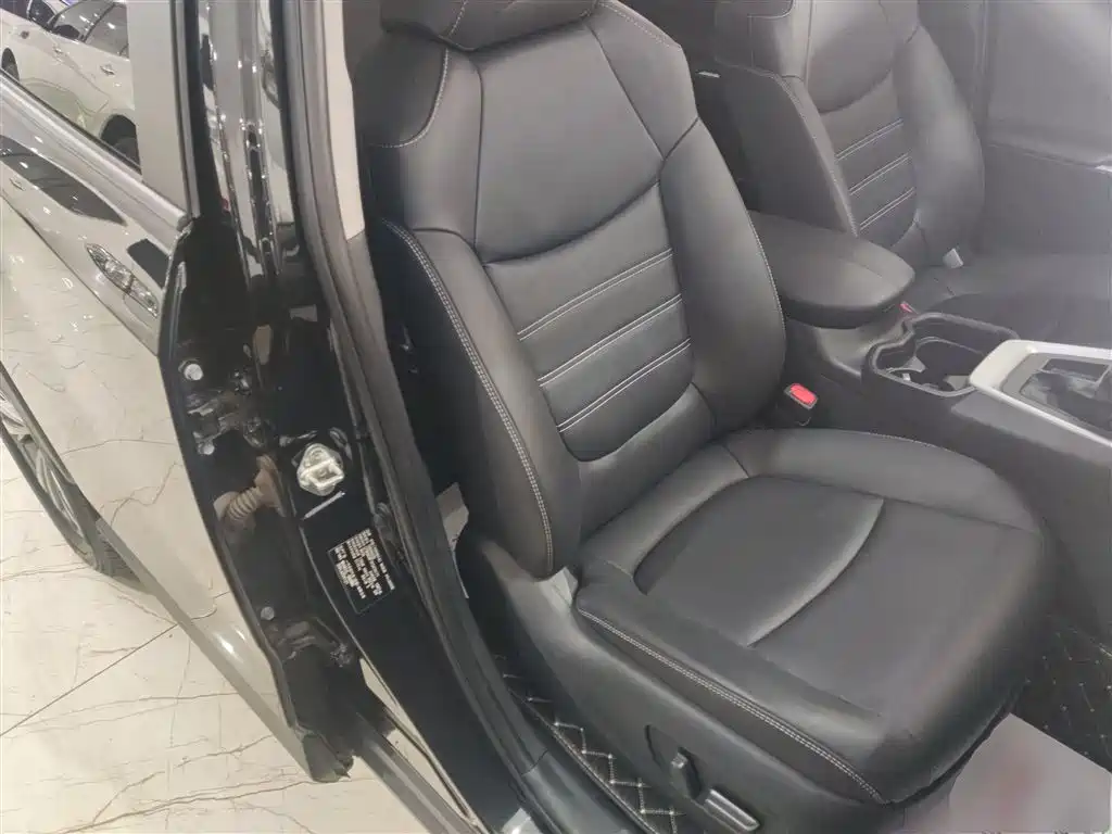 RAV4 Rongfang 2023 2.0L CVT two-wheel drive fashion Plus version купить на сайте DeffCars