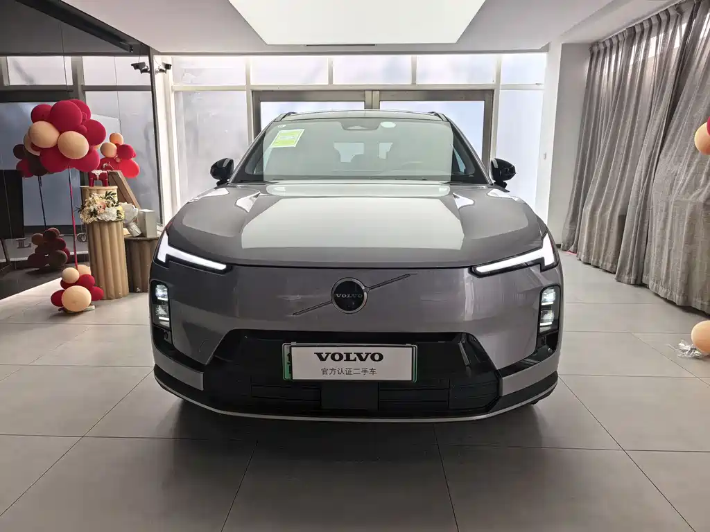 Volvo XC70 Plug-in Hybrid 2026 Four-wheel Drive Super Long Range Plus купить на сайте DeffCars
