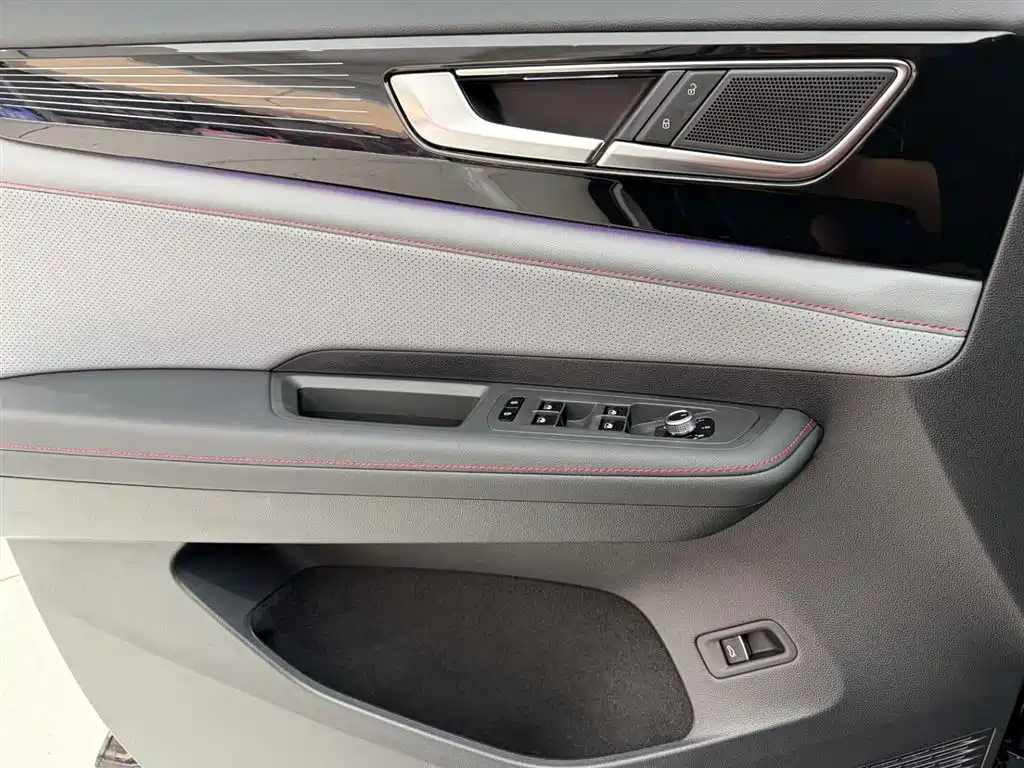 Touron 2024 Touron X 380TSI four-wheel drive luxury version купить на сайте DeffCars