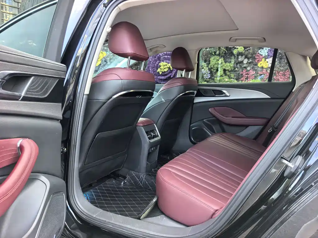 Hongqi H5 2024 1.5T DCT Zhilian Qiyun Edition купить на сайте DeffCars