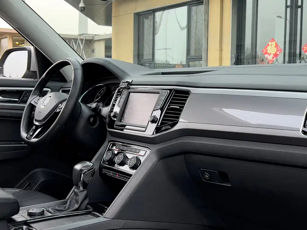 Touron 2017 380TSI four-wheel drive luxury version купить на сайте DeffCars