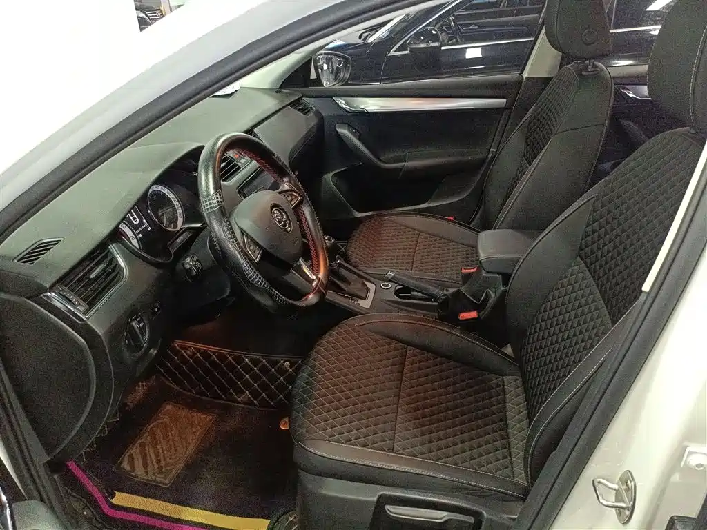 Octavia 2019 TSI230 DSG Smart Deluxe Edition National V купить на сайте DeffCars