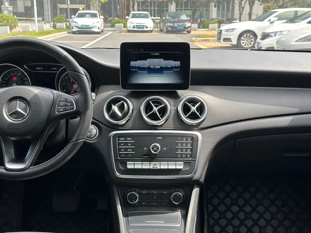 Mercedes-Benz GLA 2019 GLA 200 Dynamic купить на сайте DeffCars
