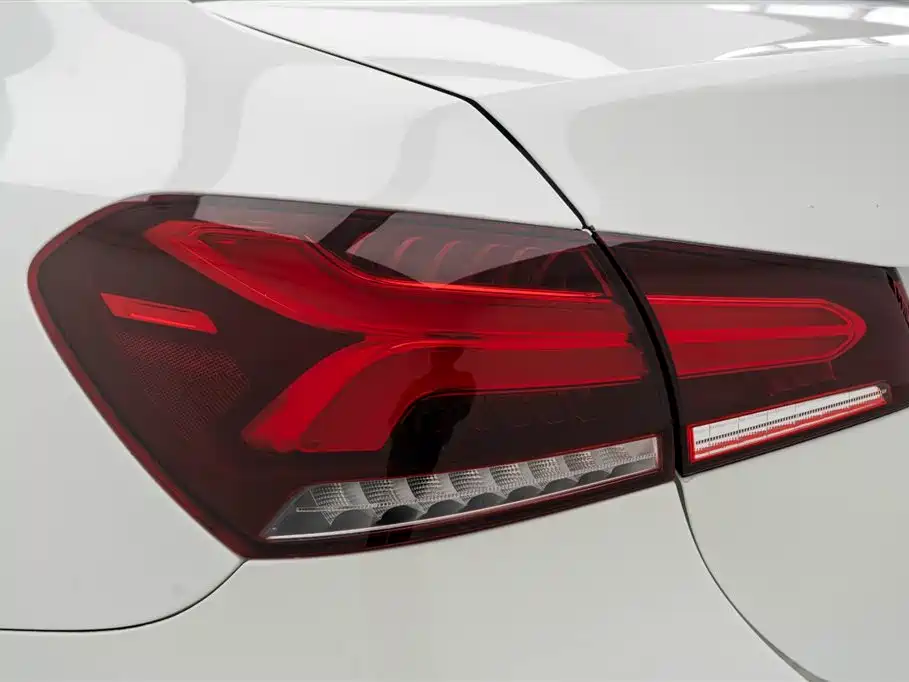 Mercedes-Benz A-Class 2022 Facelift A 200 L Sports Sedan Fashionable купить на сайте DeffCars