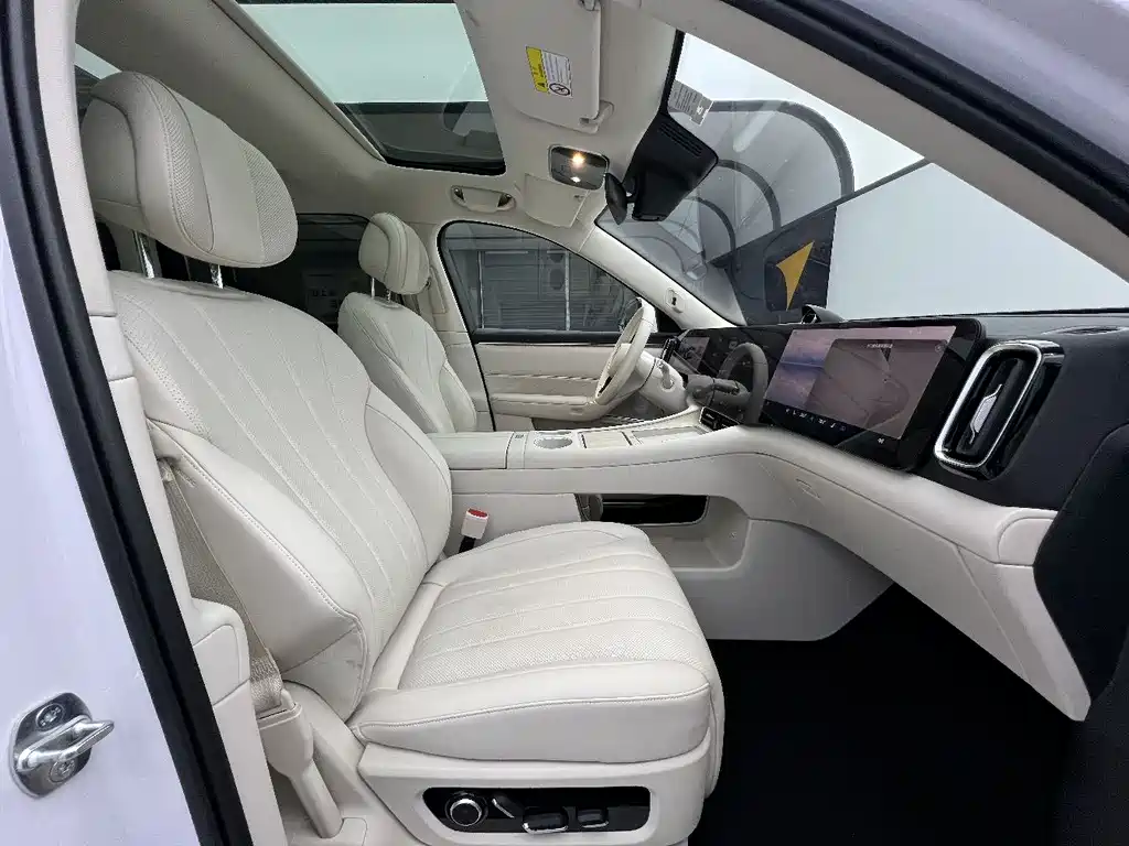 Wenjie M8 2025 extended range Max+ version 53.4kWh 5-seat version 192-line lidar) купить на сайте DeffCars