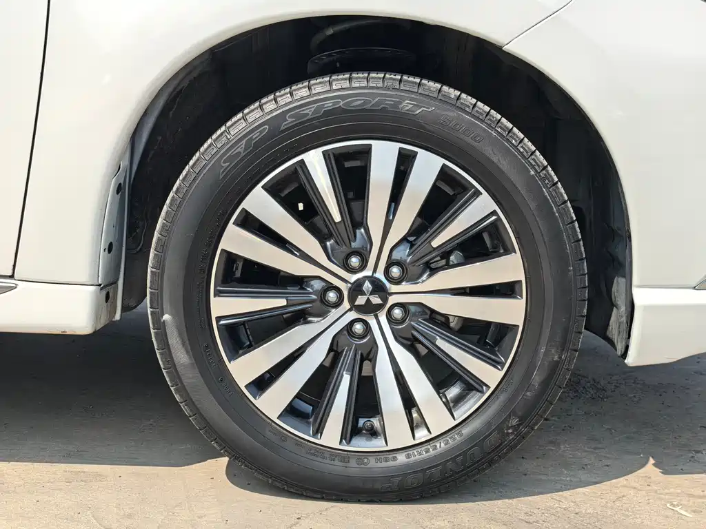 Outlander 2021 facelift 2.0L 2WD smooth version 5 seats купить на сайте DeffCars