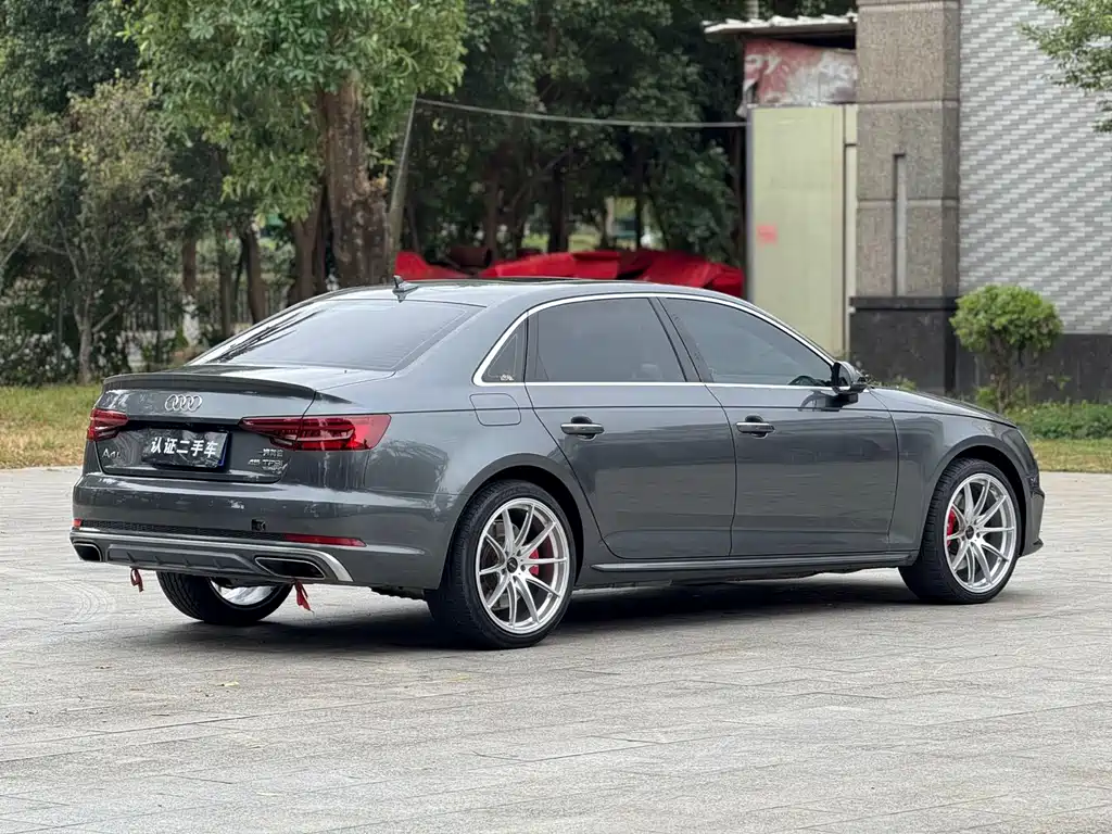 Audi A4L 2019 45 TFSI quattro sporty National VI купить на сайте DeffCars