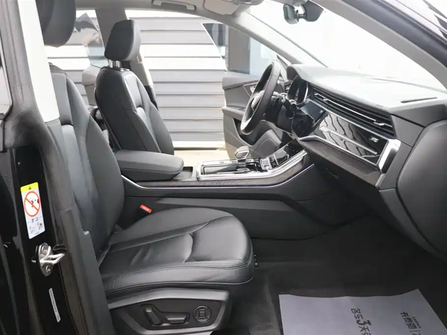 Audi Q8 2021 45 TFSI luxury and elegant model купить на сайте DeffCars