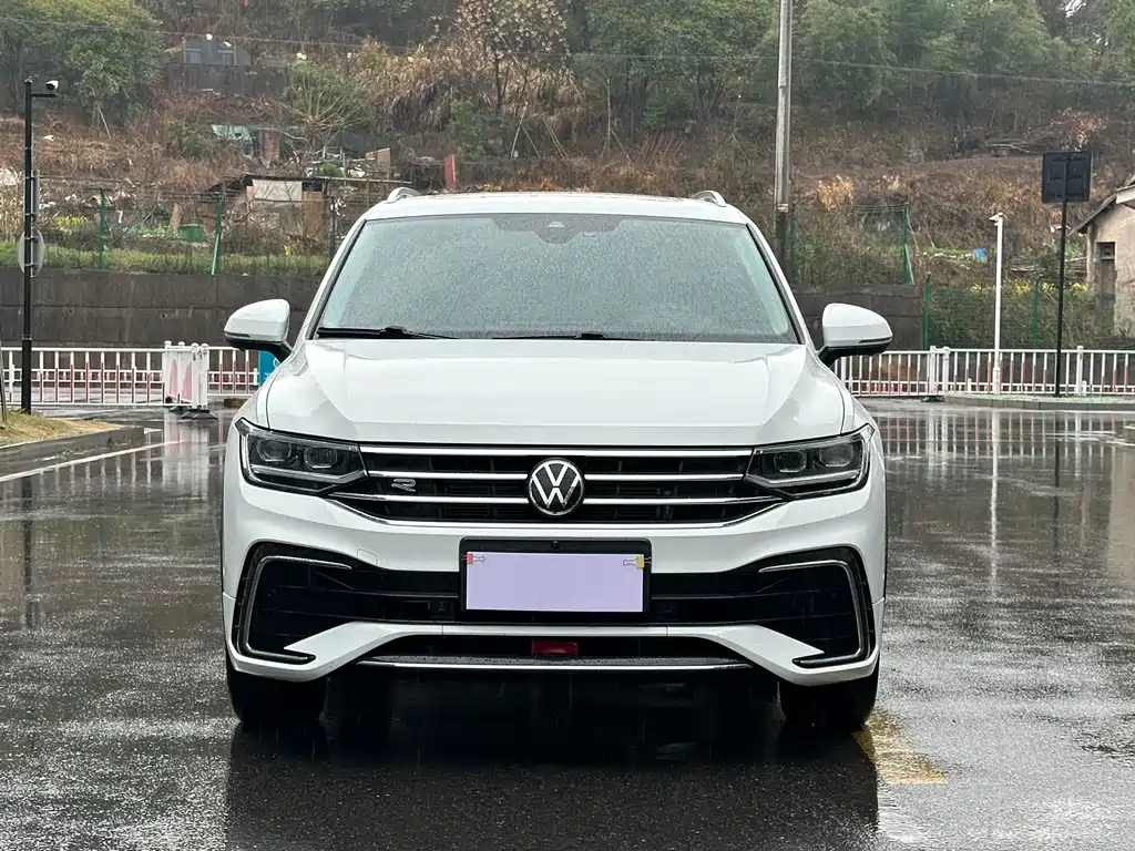Tiguan L 2023 330TSI automatic two-wheel drive R-Line version купить на сайте DeffCars