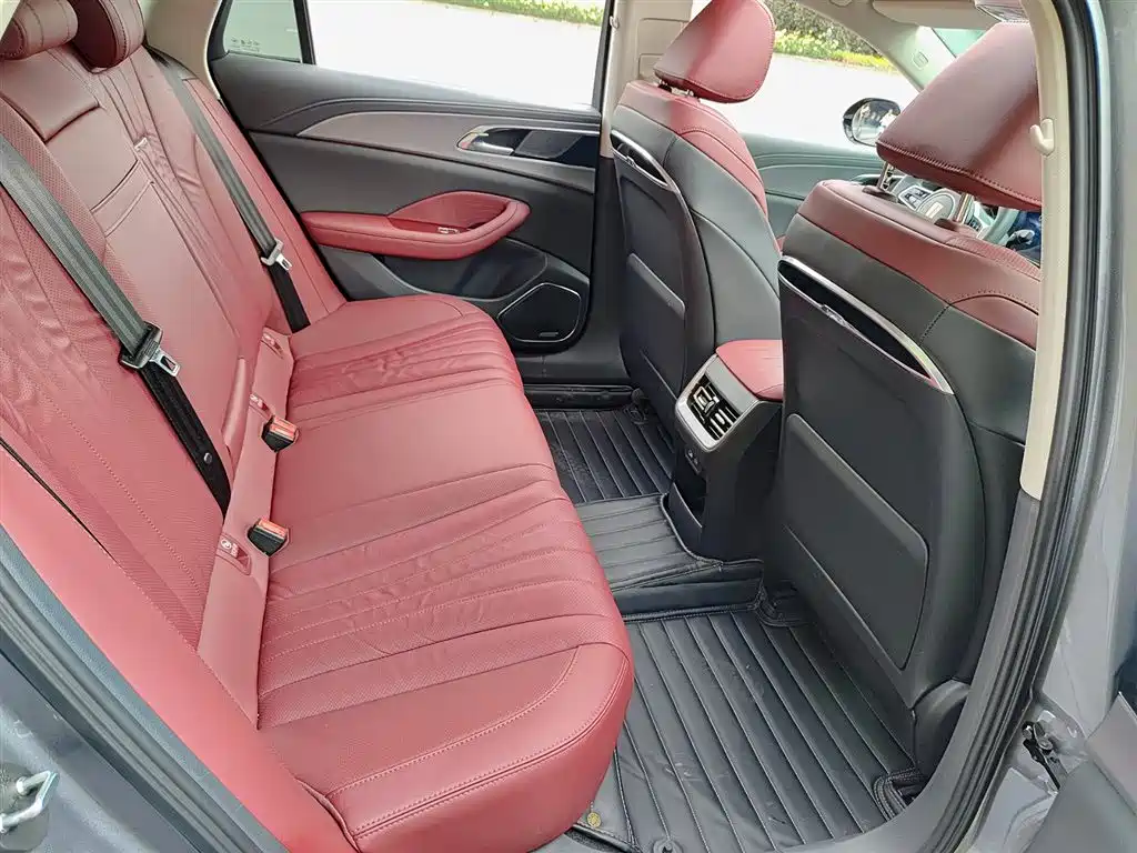 Hongqi H5 2023 2.0T Automatic Zhilianqichang Edition купить на сайте DeffCars