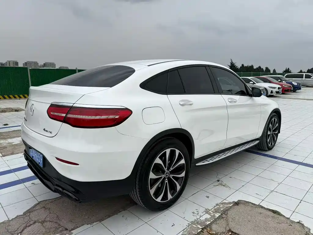 Mercedes-Benz GLC Coupe 2017 GLC 300 4MATIC Coupe SUV купить на сайте DeffCars